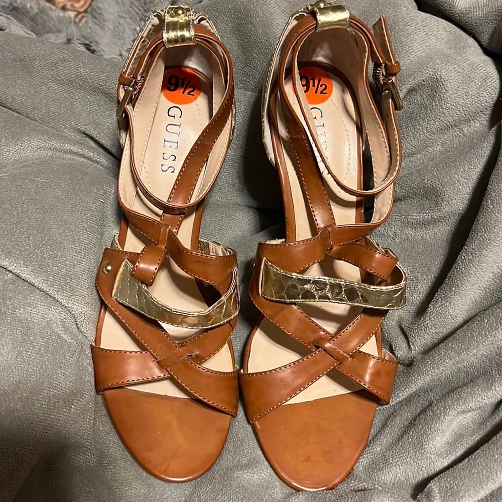 Guess Heel
